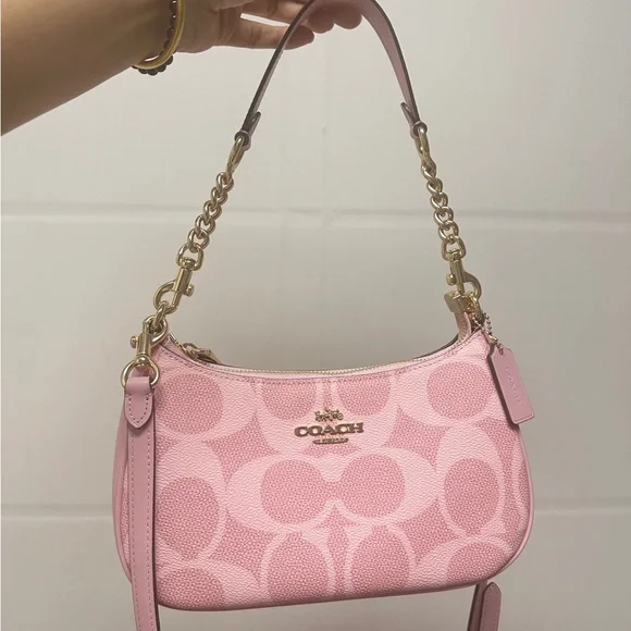 ✨Coach Teri Signature Canvas - Gold/Pink Charms - Picture 2 of 6